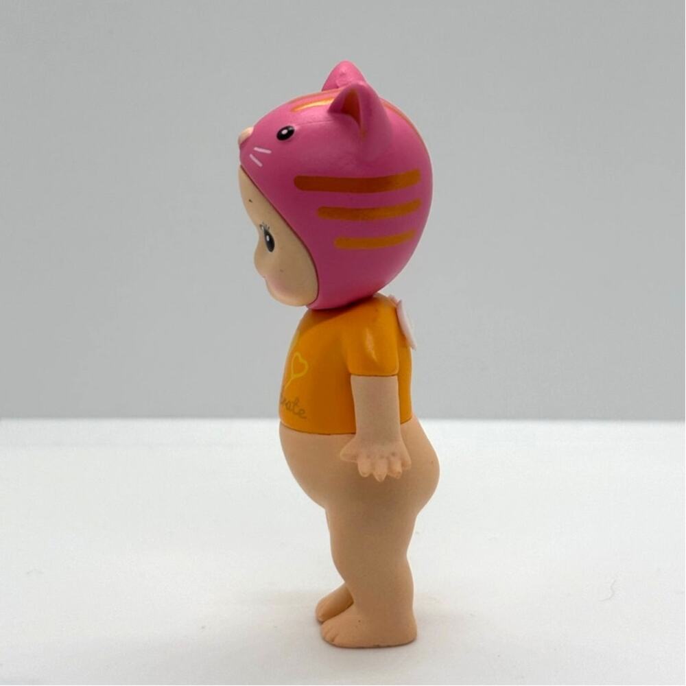 New Kewpie/Angel Collectible Mini Figure, Lucky Pink Tabby Cat Costume, Open Box - Picture 4 of 4